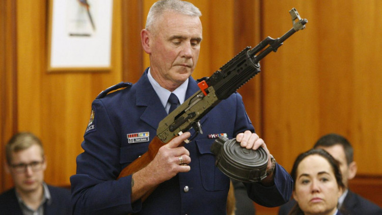 สภานิวซีแลนด์ผ่านร่างกฎหมายควบคุมอาวุธปืน