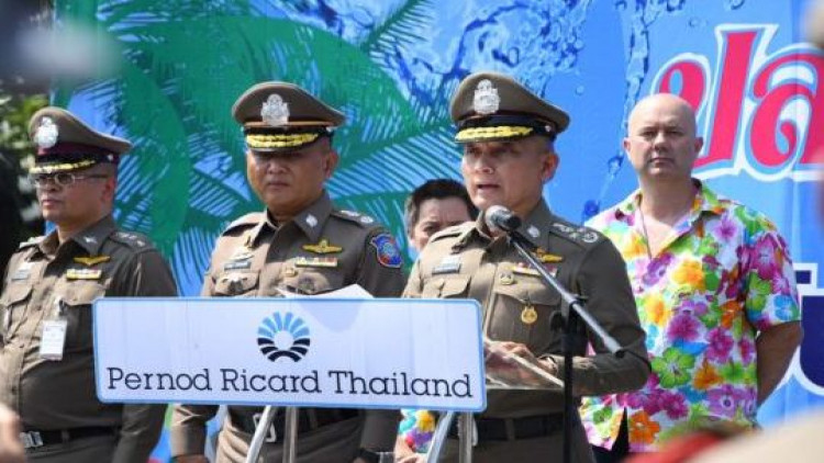 'รอง ผบ.ตร.' เปิดโครงการสงกรานต์ปลอดภัย ดื่มไม่ขับ