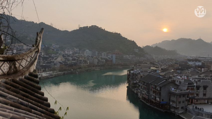 เขาสูงน้ำใส เที่ยวเมืองโบราณแห่งชนเผ่าเหมียวในเมืองจีน