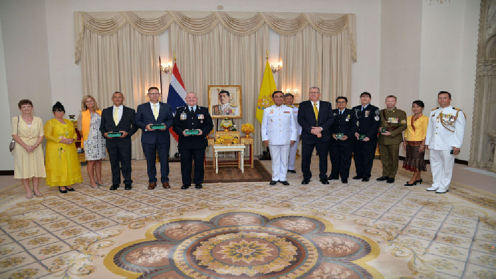 โปรดเกล้าฯ พระราชทานเครื่องราชฯ 2 กู้ภัยถ้ำหลวงชาวออสเตรเลีย