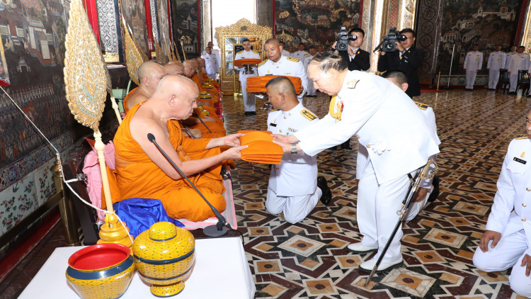 ผู้แทนพระองค์ ประกอบพิธีจารึกพระสุพรรณบัฏฯ