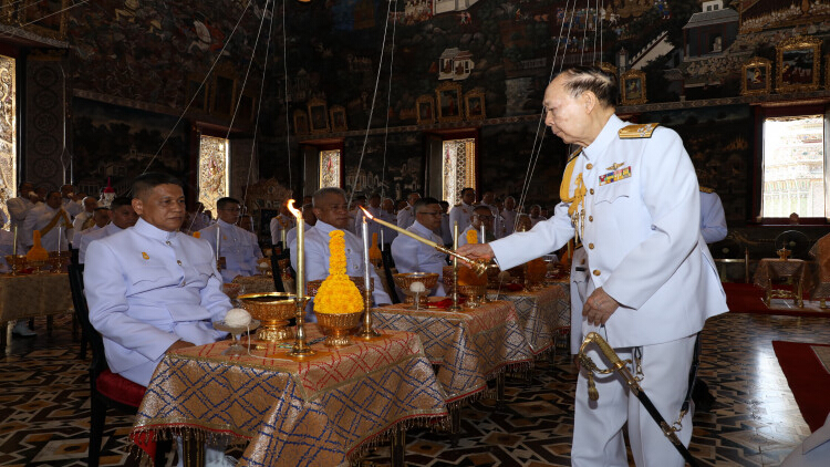 ในหลวง โปรดเกล้าฯผู้แทนพระองค์ ในพระราชพิธี จารึกพระสุพรรณบัฏ