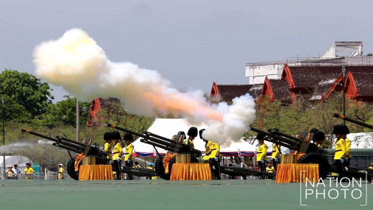 ภาพชุด ยิงสลุตหลวง พระราชพิธีบรมราชาภิเษก