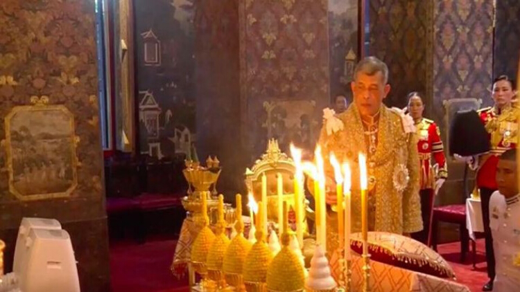 พระบาทสมเด็จพระเจ้าอยู่หัว เสด็จวัดบวรนิเวศฯ 