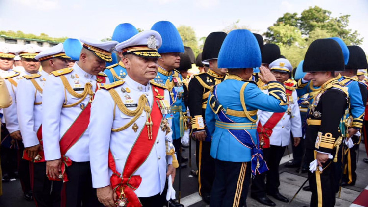 ผบ.ตร.รับเสด็จฯ ณ สีหบัญชร พระที่นั่งสุทไธสวรรย์ปราสาท