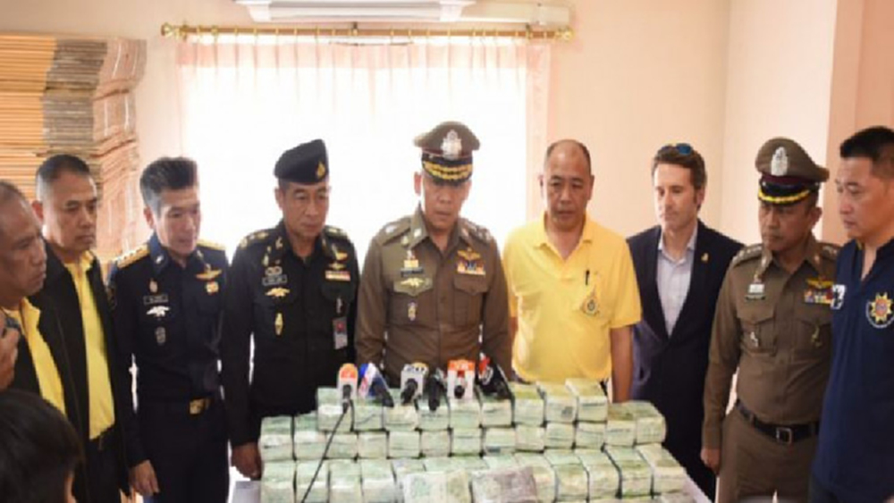 'รองผบ.ตร.' แถลงข่าวจับผู้ต้องหาค้ายาเคข้ามชาติ
