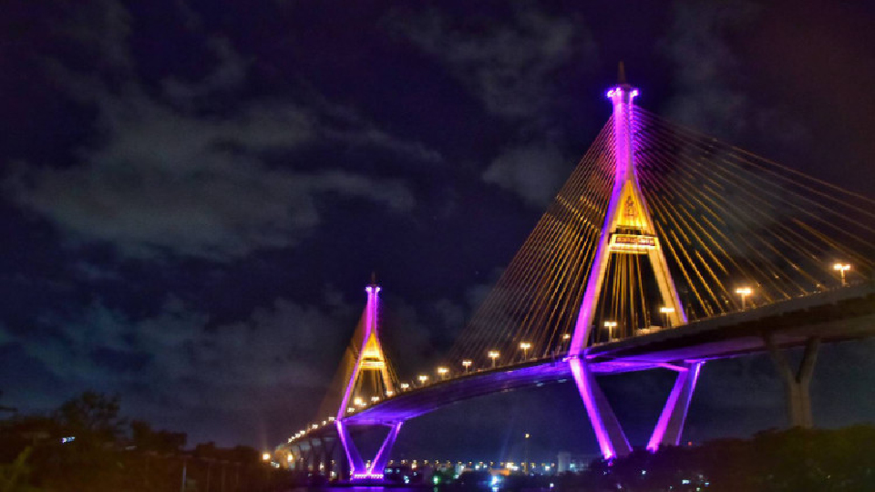 เปิดไฟประดับสะพานข้ามแม่น้ำ 13 แห่ง เฉลิมพระเกียรติ