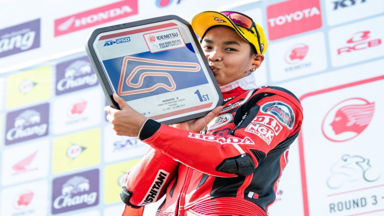 "มุกข์ลดา"นำม้วนเดียวจบผงาดคว้าแชมป์ทวีปเอเชียที่บุรีรัมย์