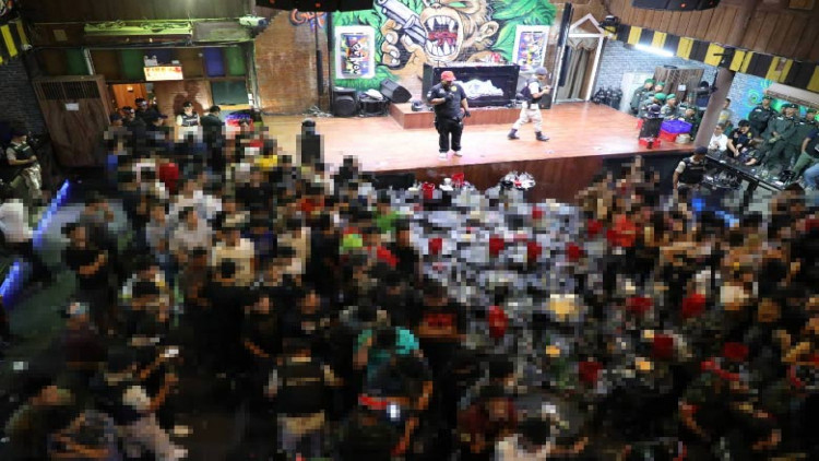 เด้ง 5 เสือ สภ.เมืองพัทยา เซ่นผับมั่วยา