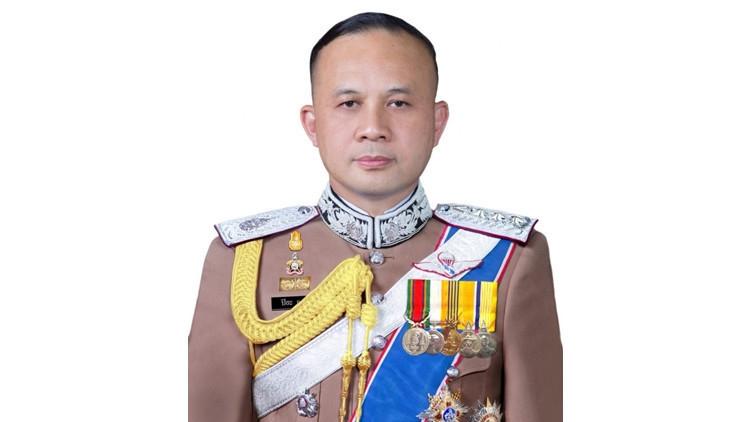 สั่ง 'ปอท.-สันติบาล' ตรวจสอบ 'ช่อ พรรณิการ์' โพสต์รูปชุคครุยหมิ่นเหม่หรือไม่