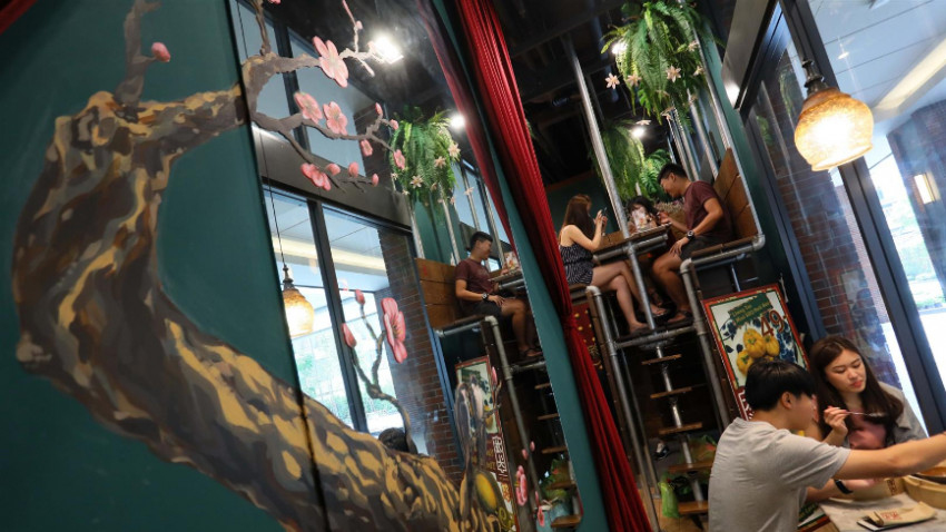 หลงโถว ..กินติ่มซำบนเหล่าเต๊ง