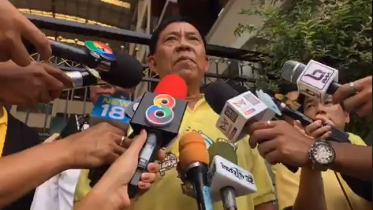 ผู้ว่าฯ กทม. สั่งหยุดก่อสร้าง หลังเครนสร้างโรงแรมตกใส่ 'อัสสัมชัญคอนแวนต์'