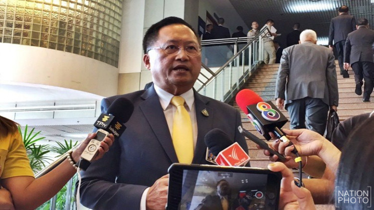 'กลุ่มส.ว.' ถูกร้องถือหุ้นสื่อฯ รวมตัวสู้คดี