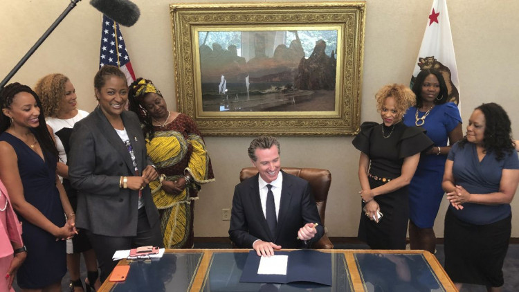 แคลิฟอร์เนียห้ามเหยียดผมแอฟโฟร