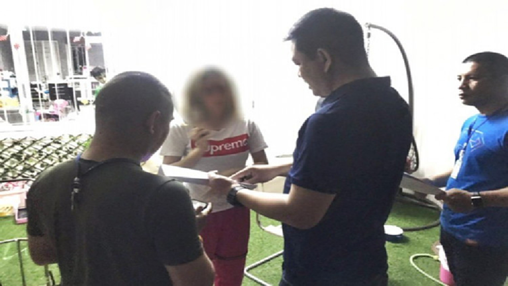 รวบ'น้องแอม' เปิดกลุ่มลับจ่ายเงินดูคลิปโป๊-ชักชวนพนันบอลออนไลน์