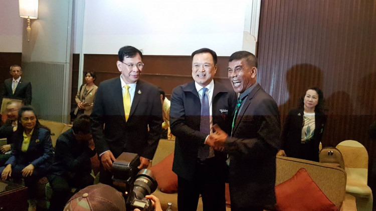 'อนุทิน' เผย 'กัญชา' บรรจุในนโยบายรัฐบาลแล้ว