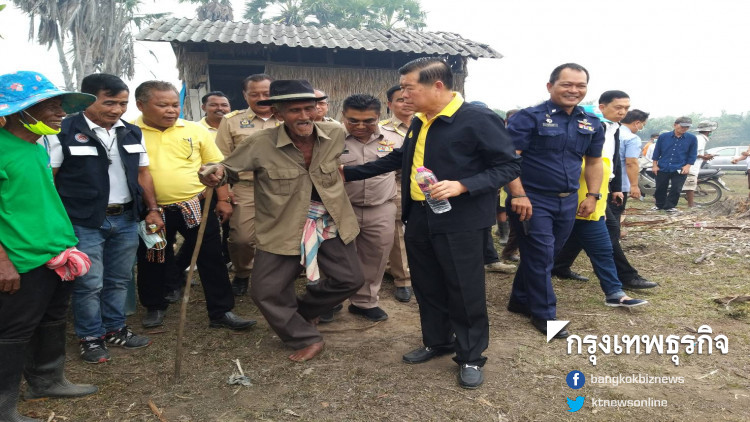 'รมช.มหาดไทย' ลงพื้นที่ติดตามสถานการณ์ไฟป่าพรุควนเคร็ง