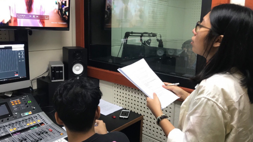 ในโลกไร้แสง เสียงของหนังเรื่องโปรดคือของขวัญล้ำค่า