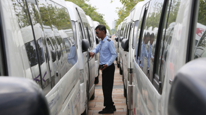 รถตู้บนเส้นทาง ‘สาธารณะ’