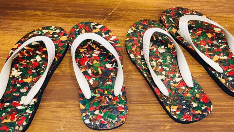 เปิดตัวรองเท้าแตะยาง limited edition จากขยะทะเล