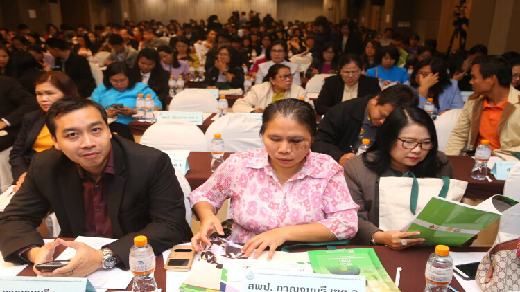 สพฐ. ระดมเขตพื้นเร่งช่วยเด็กยากจนพิเศษ 3 หมื่นคน