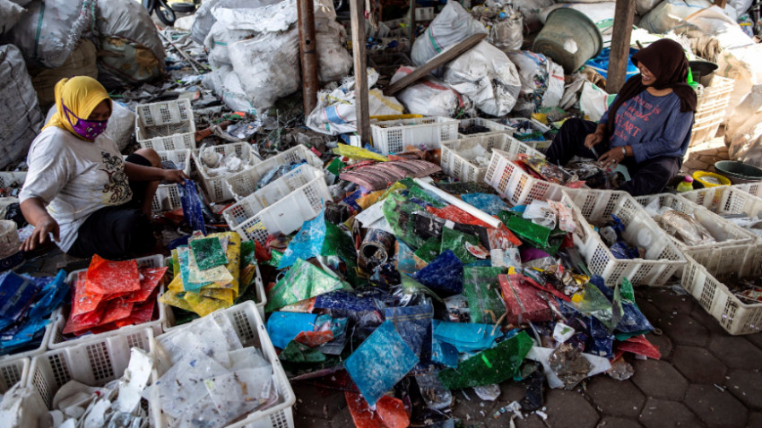 ‘บางุน’ ขุมทรัพย์ขยะบนเกาะชวา