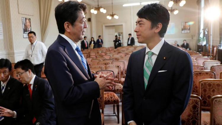 ‘อาเบะ’ ปรับครม.-ดึงเต็งผู้นำรุ่นใหม่ร่วมบริหาร