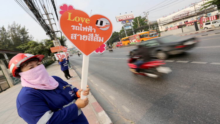 'อนุทิน' รื้อแผนลงทุนรถไฟฟ้าสีส้มตะวันตก