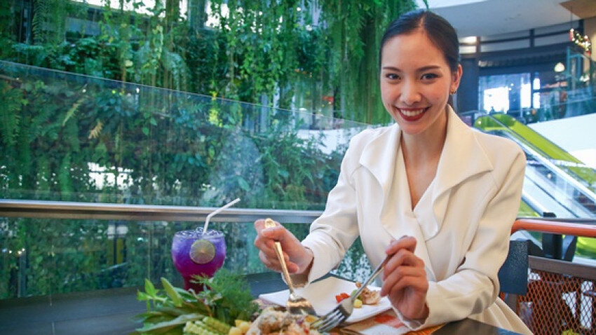 ส้มตำผลไม้ดอง ฝีมือ วาสิษฐี เดชะคุปต์