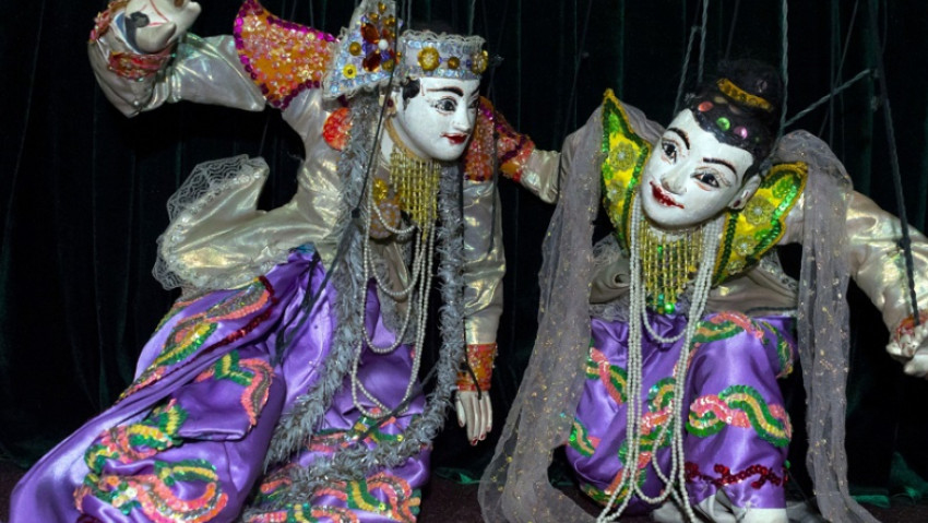 หุ่นนานาชาติ...กระชับมิตร