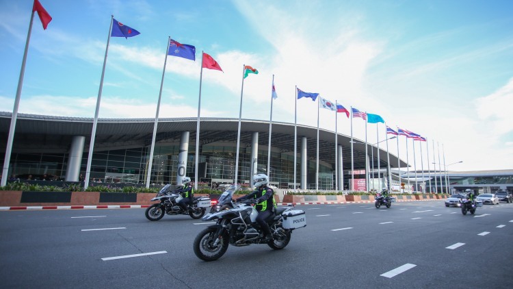 ไทยเริ่มแล้วบทบาทเจ้าภาพอาเซียน ขณะที่เอกชนสุดเซ็งหลังข้อตกลงมาตรฐานร่วมรถยนต์ชวดลงนาม