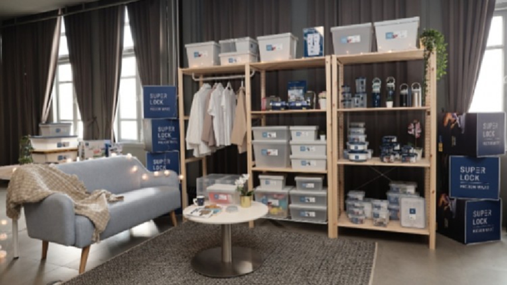 SUPER LOCK จับมือสตูดิโอออกแบบชื่อดัง ปรับภาพลักษณ์แบรนด์-ออกแบบคอลเลคชั่นใหม่ 