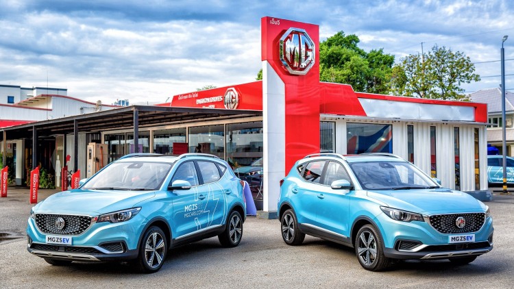ไฟแรง ไปลิ่ว... MG ZS EV ยอดจองทะลุ 2,200 คัน
