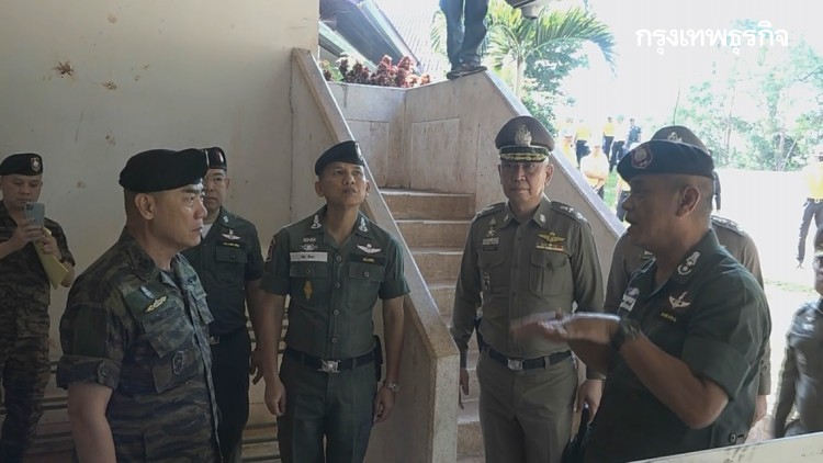 ผบ.ตร.ลงพื้นที่ตรวจเยี่ยมมอบเงินซ่อมแซม ร.ร.ตชด.ครบรอบ 100 ปี