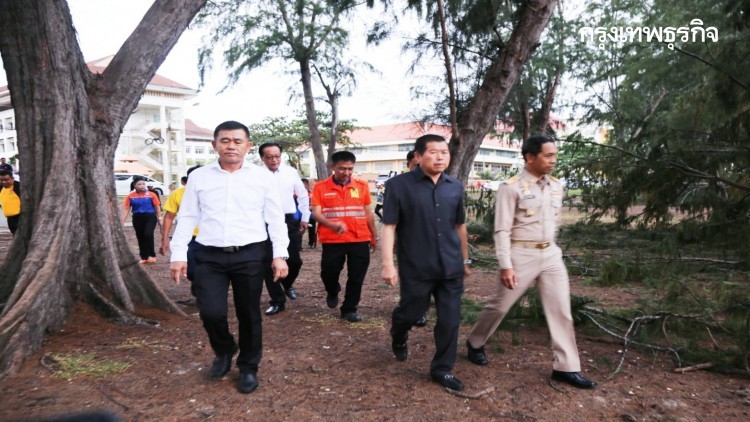 'นิพนธ์' นำคณะลงพื้นที่หาดชลาทัศน์ สำรวจความเสียหาย