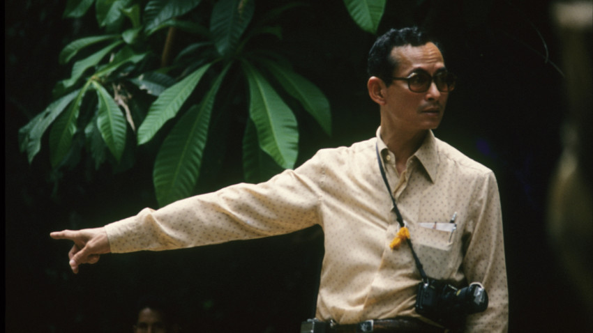 รัชกาลที่ 9 พระผู้ทรงทัดดินต่างปิ่นเกล้า