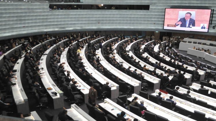 พท.3-อนค.3-ศก.4 ดันองค์ประชุม