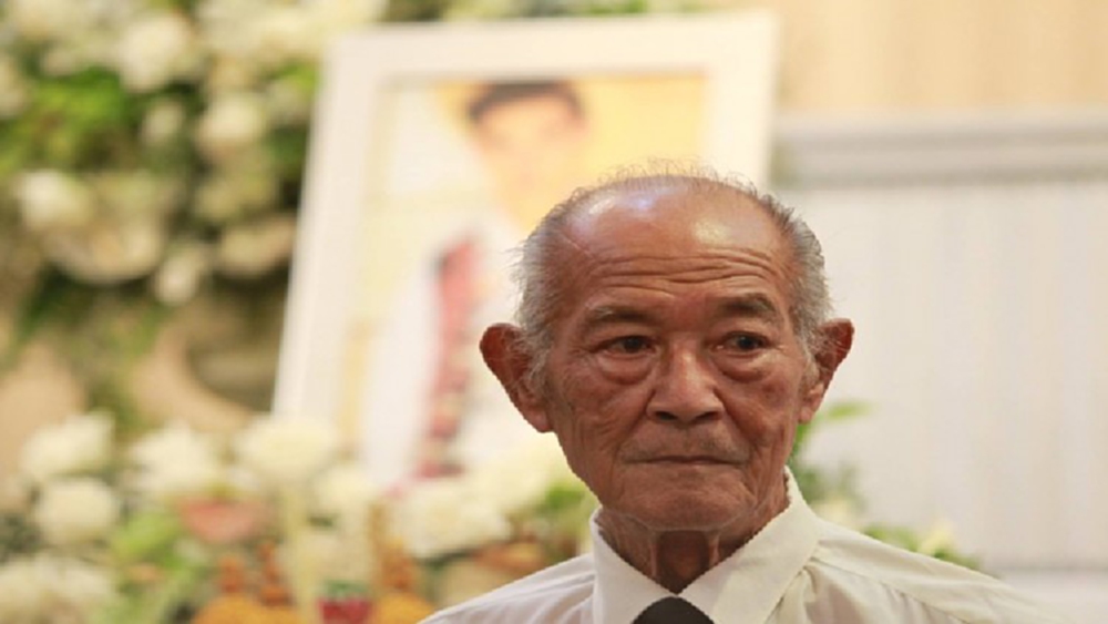 'พ่อแรม'ความดันต่ำ หามเข้ารพ. ปั้มหัวใจ 3 ครั้ง ยังไม่รู้สึกตัว 