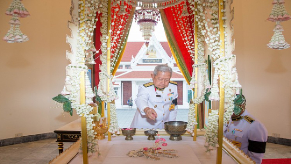  โปรดเกล้าฯให้ผู้แทนพระองค์ไปในการเก็บอัฐิ 'พลเอก เปรม ติณสูลานนท์'