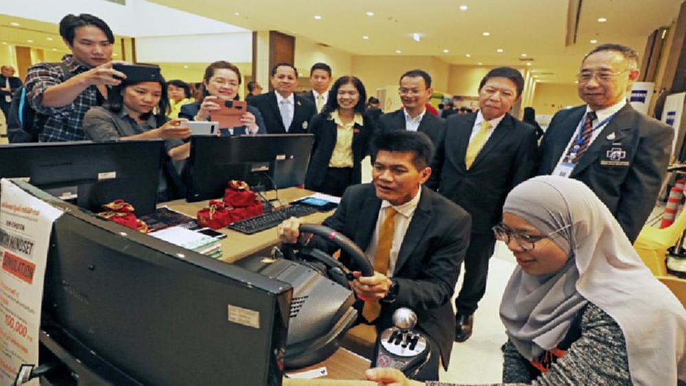 “ล็อกซซิม”ชู "ซิมูเลชั่นฝึกขับรถเสมือนจริง" แก้อุบัติเหตุ