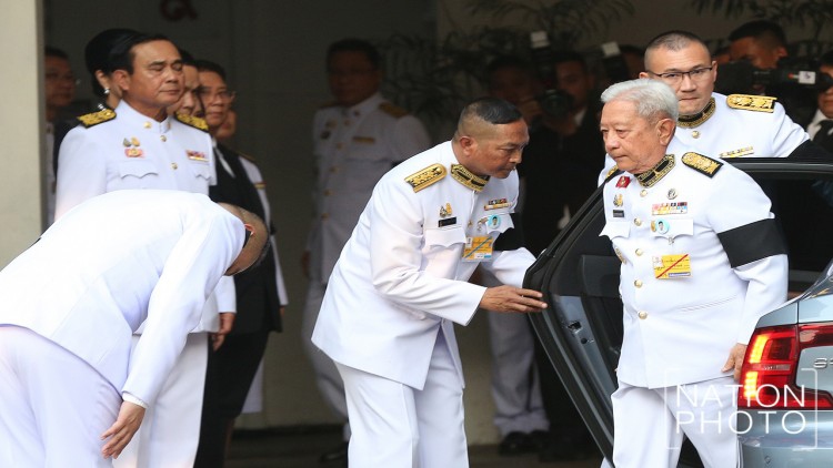 'สุรยุทธ์' เป็นประธานในการพระราชทานน้ำหลวงอาบศพ 'พ.อ.ประพัฒน์'