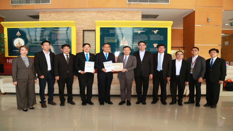 ทีโอที-กสทฯโดดเข้าร่วมรับซอง5จี