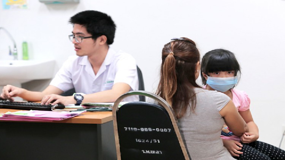 'พาณิชย์' เล็งติดคิวอาร์โค้ดให้ประชาชนตรวจสอบราคายา