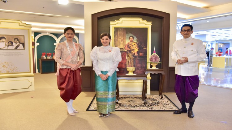 ชมนิทรรศการ 'ปทุมนิวาสราชพิพิธภัณฑ์'