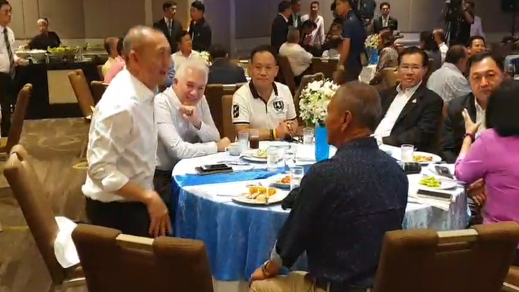 ปชป. จัดงานพบปะกก.บห.พรรค-อดีต ส.ส.สานความกลมเกลียว 