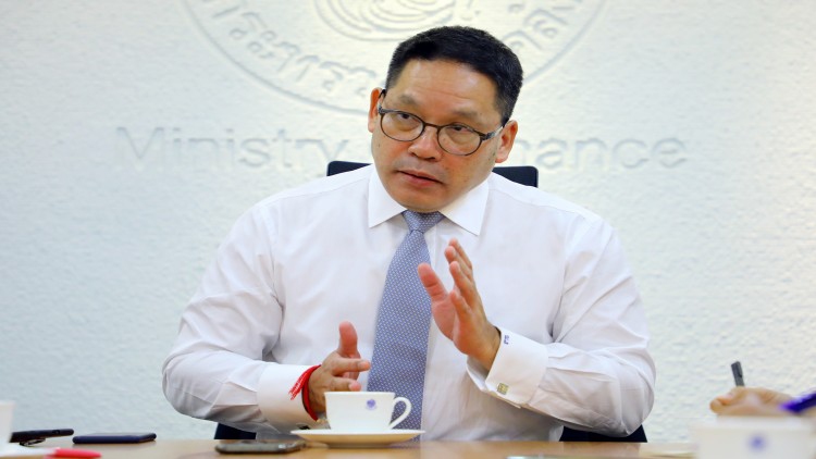 คลังลดบาทแข็ง ลดนำเงินเข้าประเทศ