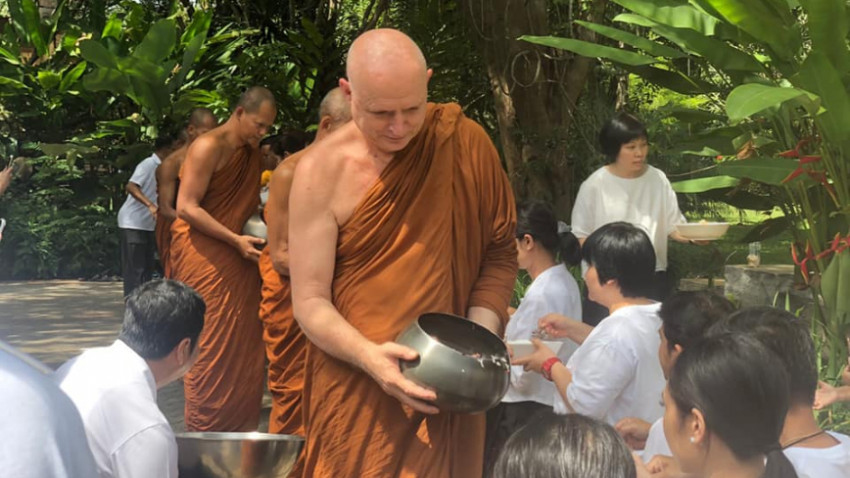 ชยสาโร ภิกขุ  'ฉลาดจริง ต้องไม่ทุกข์'