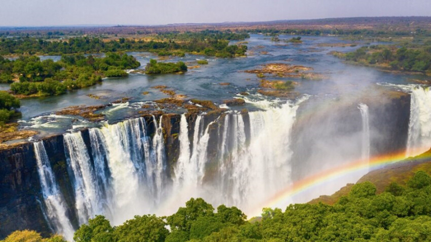 ตระการตา Victoria Falls ‘เสียงคำรามแห่งซิมบับเว’