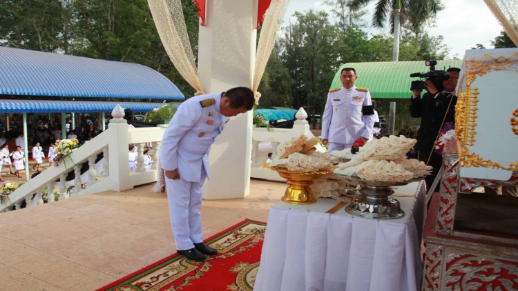 'นิพนธ์' ร่วมงานพระราชทานเพลิงศพ 'เอกกวิน' เหยื่อกราดยิง