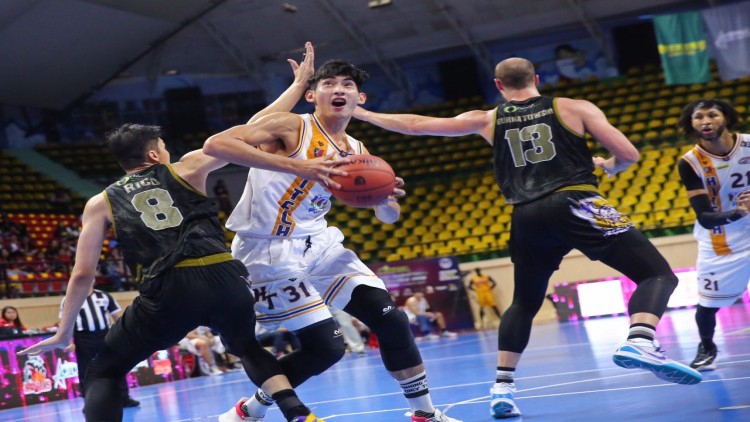 ไฮ-เทค กวาดชัย 4 เกมรวดนำฝูงยัดห่วงทีบีเอสแอล 2020